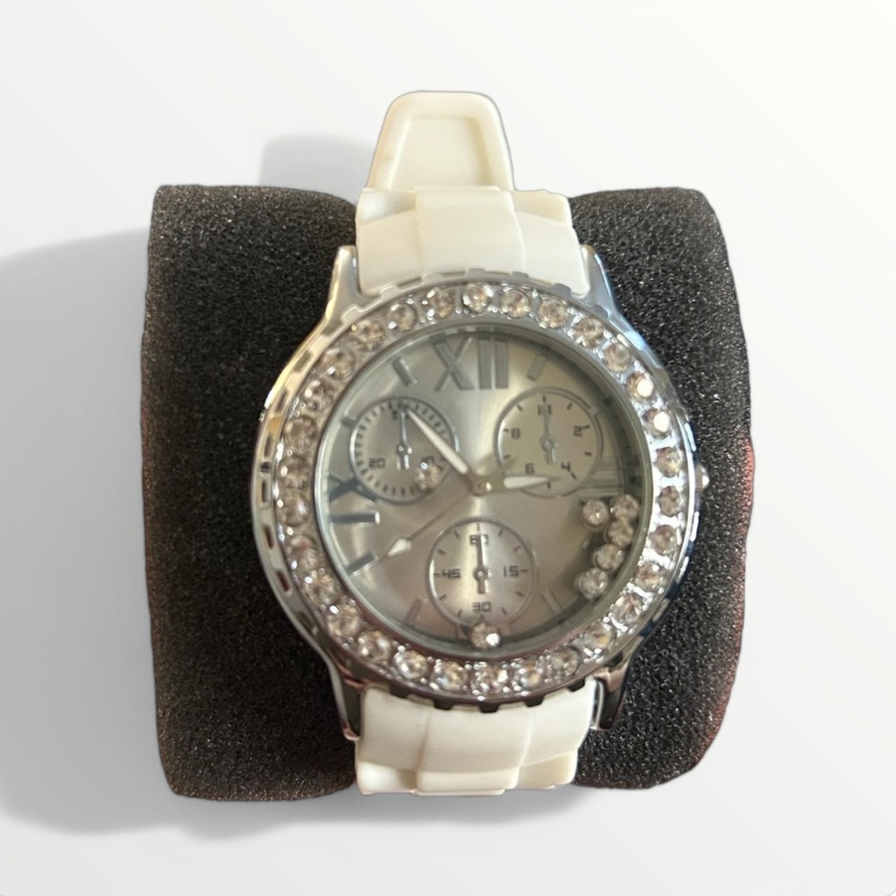 White and Silver Sporty Chronograph Watch with Crystal Bezel